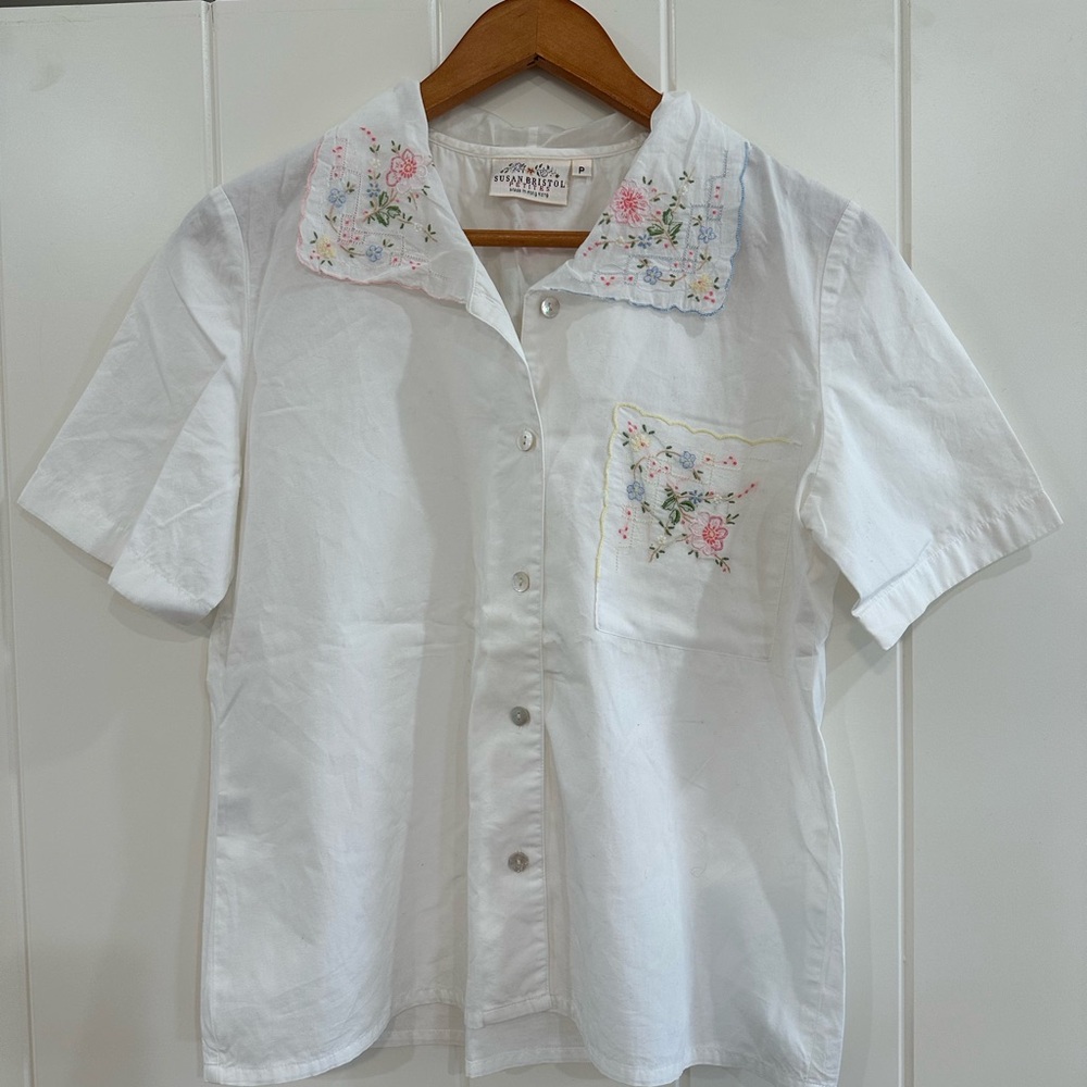 Vintage Susan Bristol White Button-Front Top with Pink Floral Embroidery